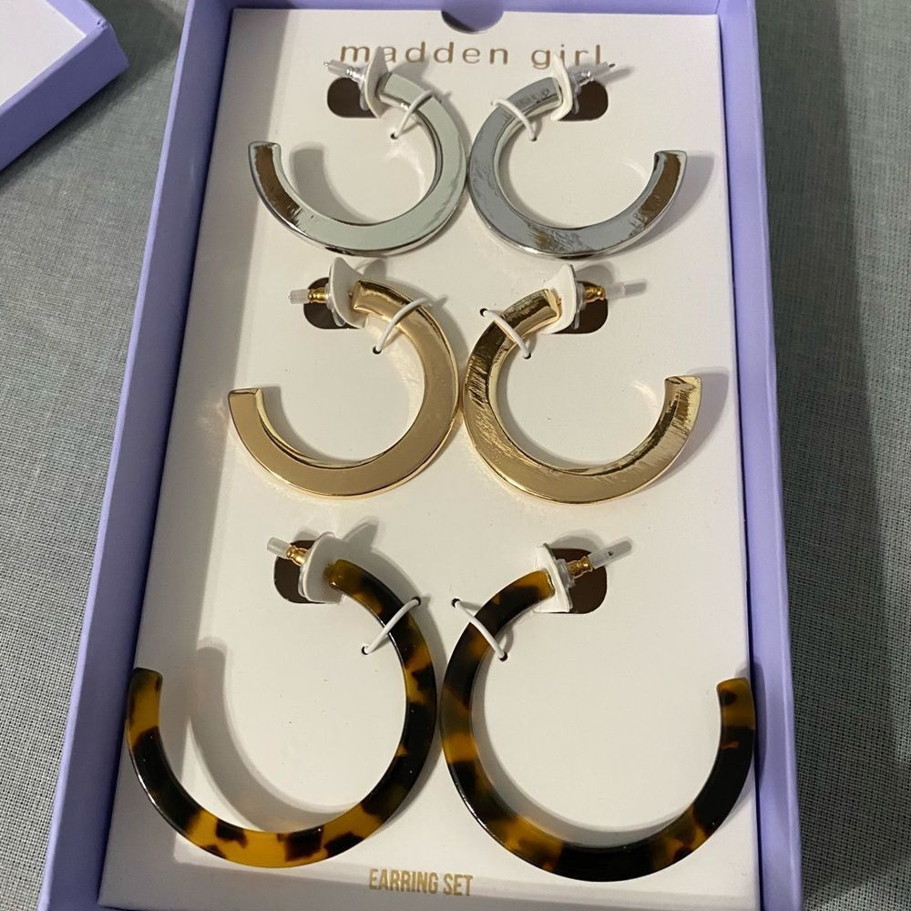 Hoop Earrings Gift set - Picture 6 of 7